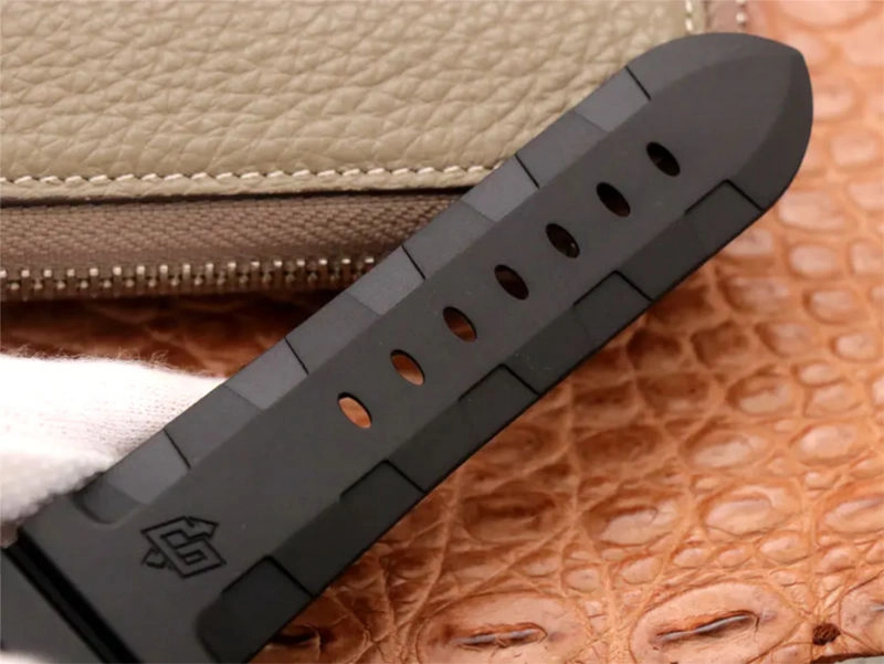 Реплика Panerai BMG-TECH PAM 692