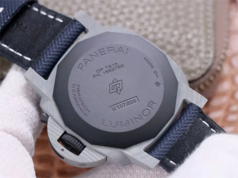 Реплика Panerai PAM 1663 Титановый корпус