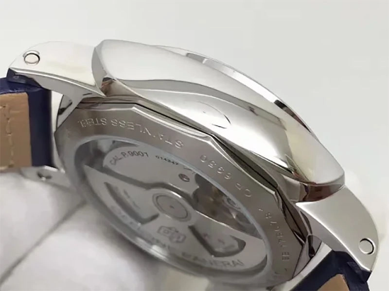 Реплика часов Panerai Luminor GMT PAM688