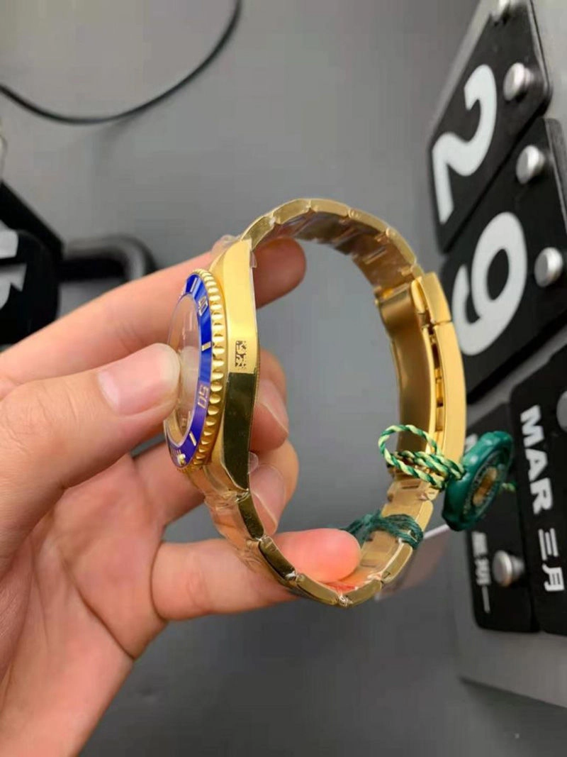 Копия часов Rolex Submariner 116618LB с синим циферблатом