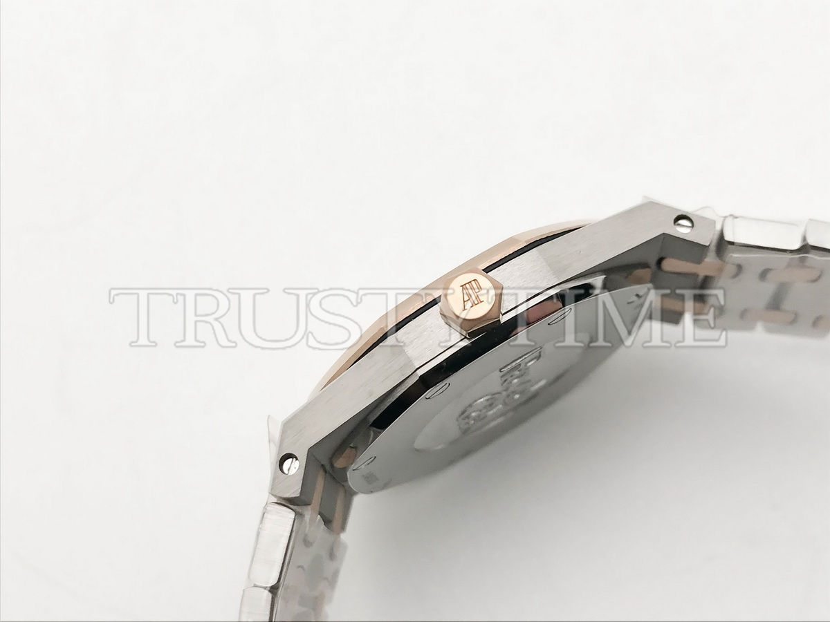 Копия часов Audemars Piguet Royal Oak Ladies 33mm 67650SR.OO.1261SR.01