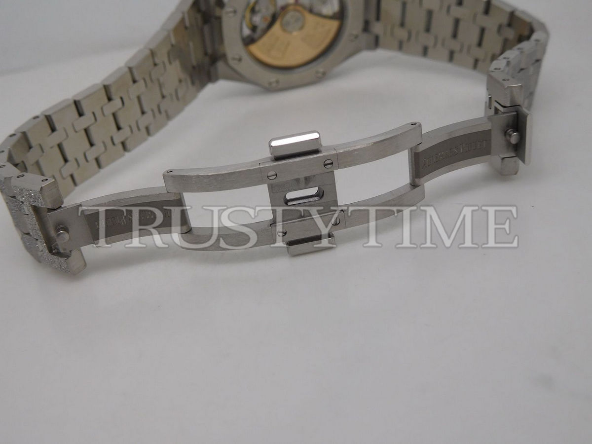 Копия часов Audemars Piguet Royal Oak Frosted 37mm 15454BC.GG.1259BC.03 Арт.AP-0664