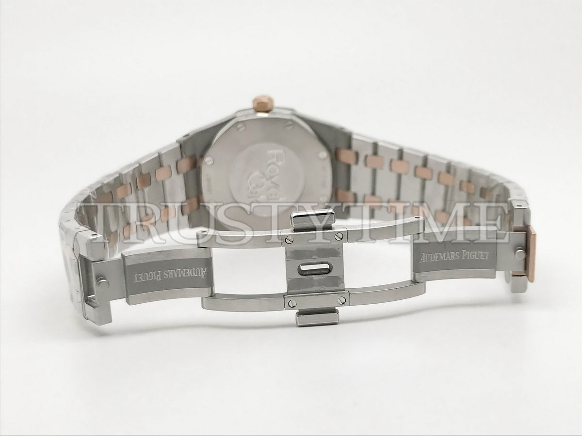 Копия часов Audemars Piguet Royal Oak Ladies 33mm 67650SR.OO.1261SR.01