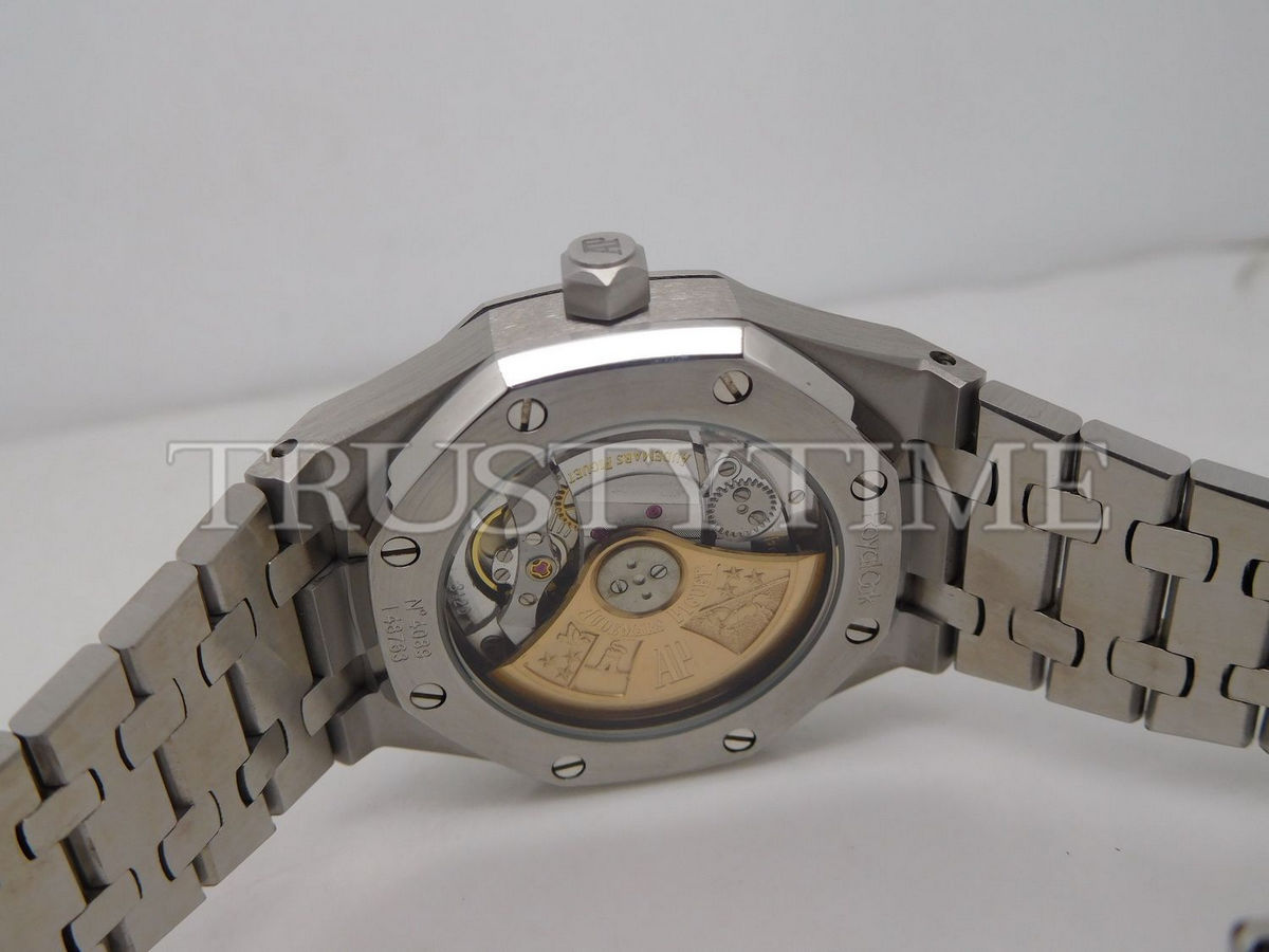 Копия часов Audemars Piguet Royal Oak Frosted 37mm 15454BC.GG.1259BC.03 Арт.AP-0664