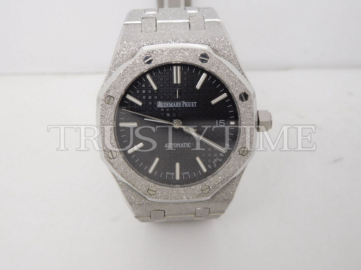 Копия часов Audemars Piguet Royal Oak Frosted 37mm 15454BC.GG.1259BC.03 Арт.AP-0664