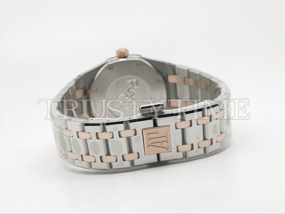 Копия часов Audemars Piguet Royal Oak Ladies 33mm 67650SR.OO.1261SR.01
