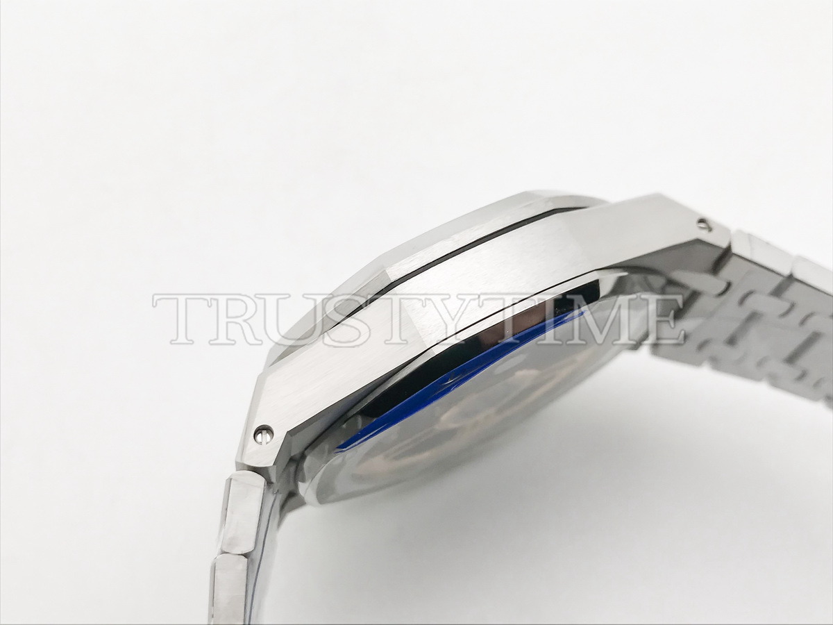 Копия часов Audemars Piguet Royal Oak Selfwinding Chronograph 26240ST.OO.1320ST.06 Арт.AP-1186