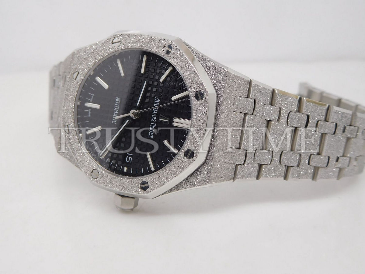 Копия часов Audemars Piguet Royal Oak Frosted 37mm 15454BC.GG.1259BC.03 Арт.AP-0664