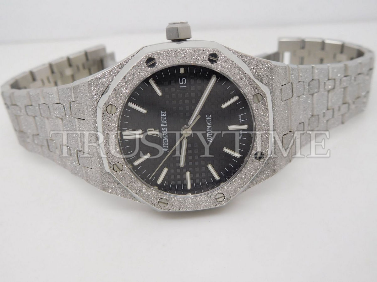 Копия часов Audemars Piguet Royal Oak Frosted 37mm 15454BC.GG.1259BC.03 Арт.AP-0664
