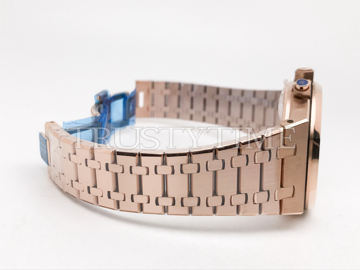 Копия часов Audemars Piguet Royal Oak Selfwinding Chronograph 26331OR.OO.1220OR.01